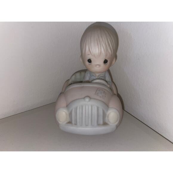 Precious Moments Figurine PM=862 "I'm Following Jesus" 4" 1986 Enesco Porcelain - Picture 1 of 4